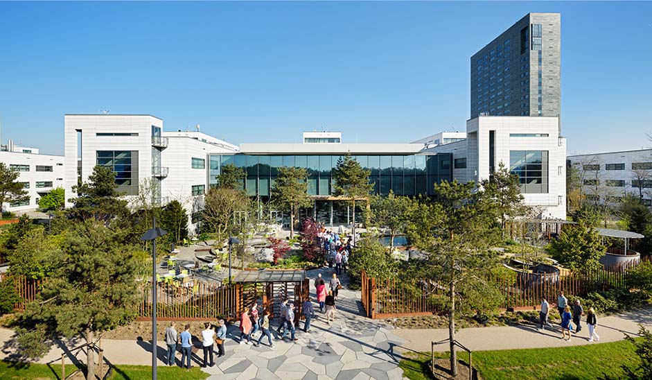 asml-20221231_g182.jpg